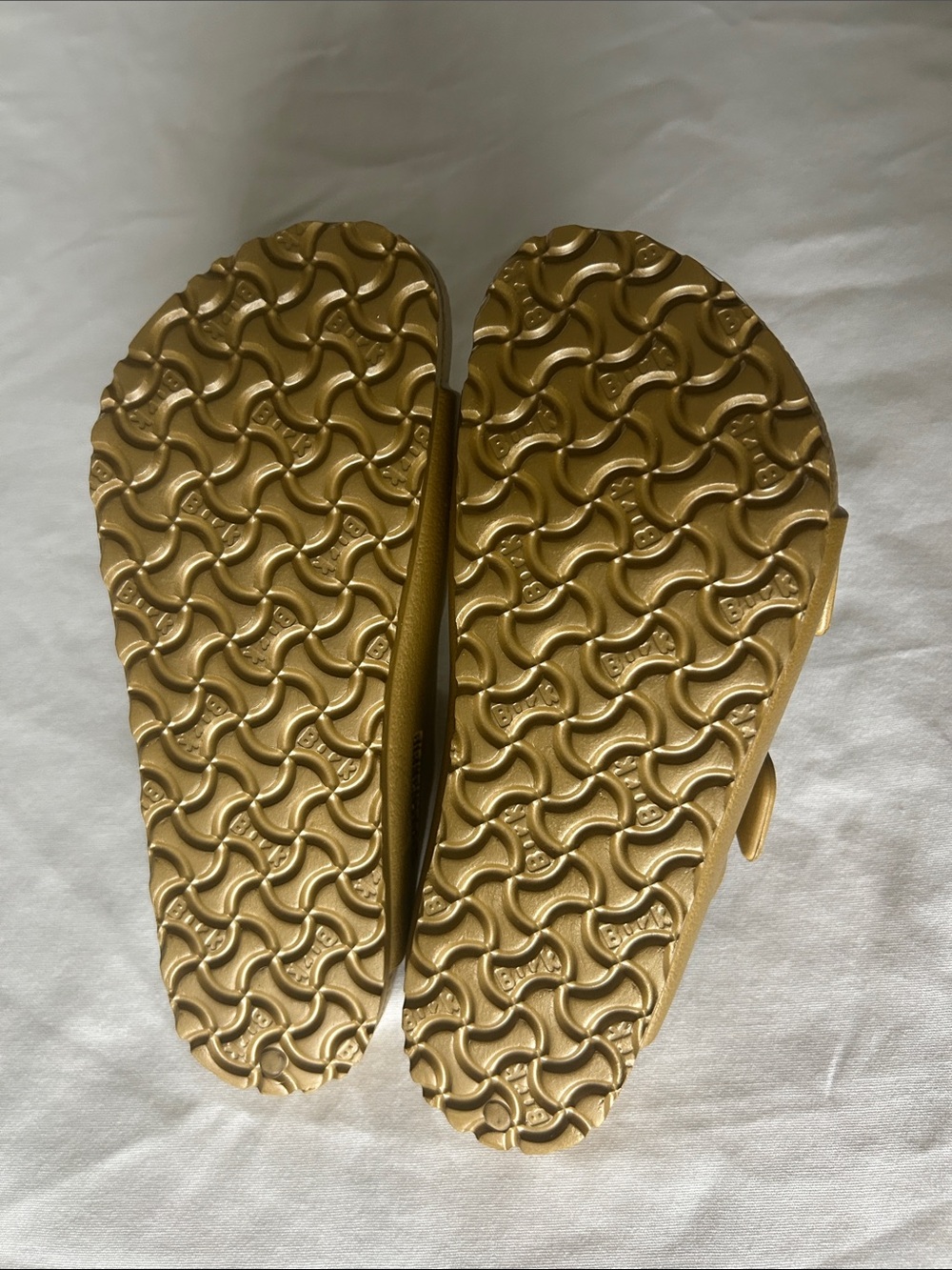 Birkenstock Kids Arizona Sandals in Metallic Gold - Picture 12 of 12